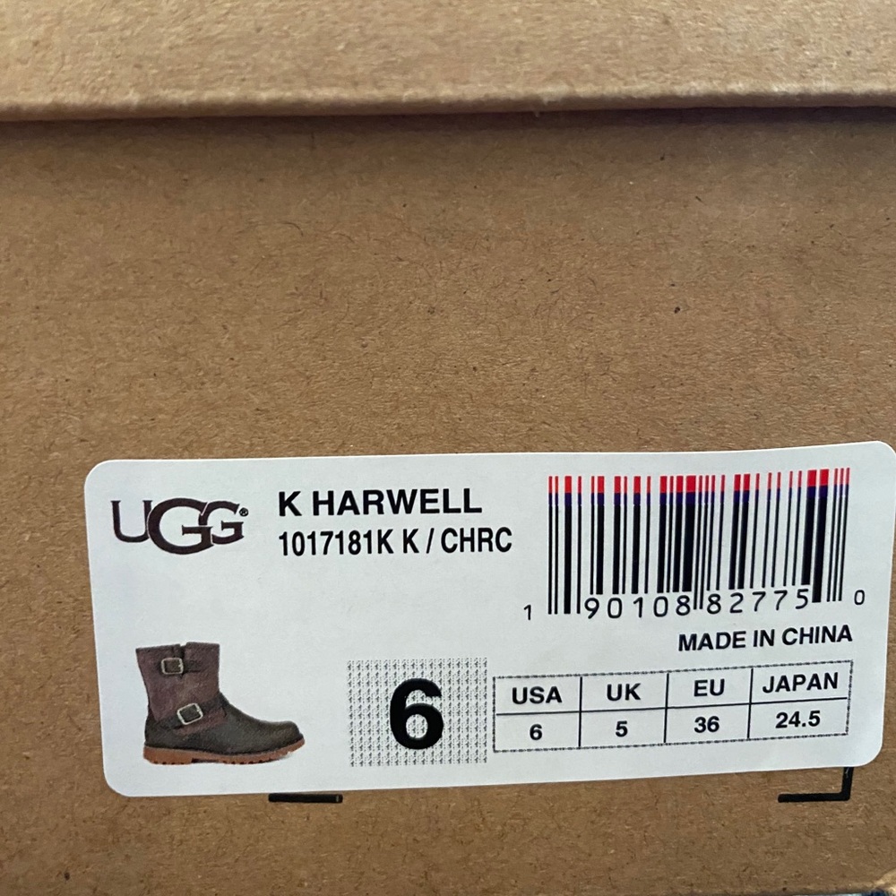 Big Kids Size 6 ugg boots (fits women size 7)